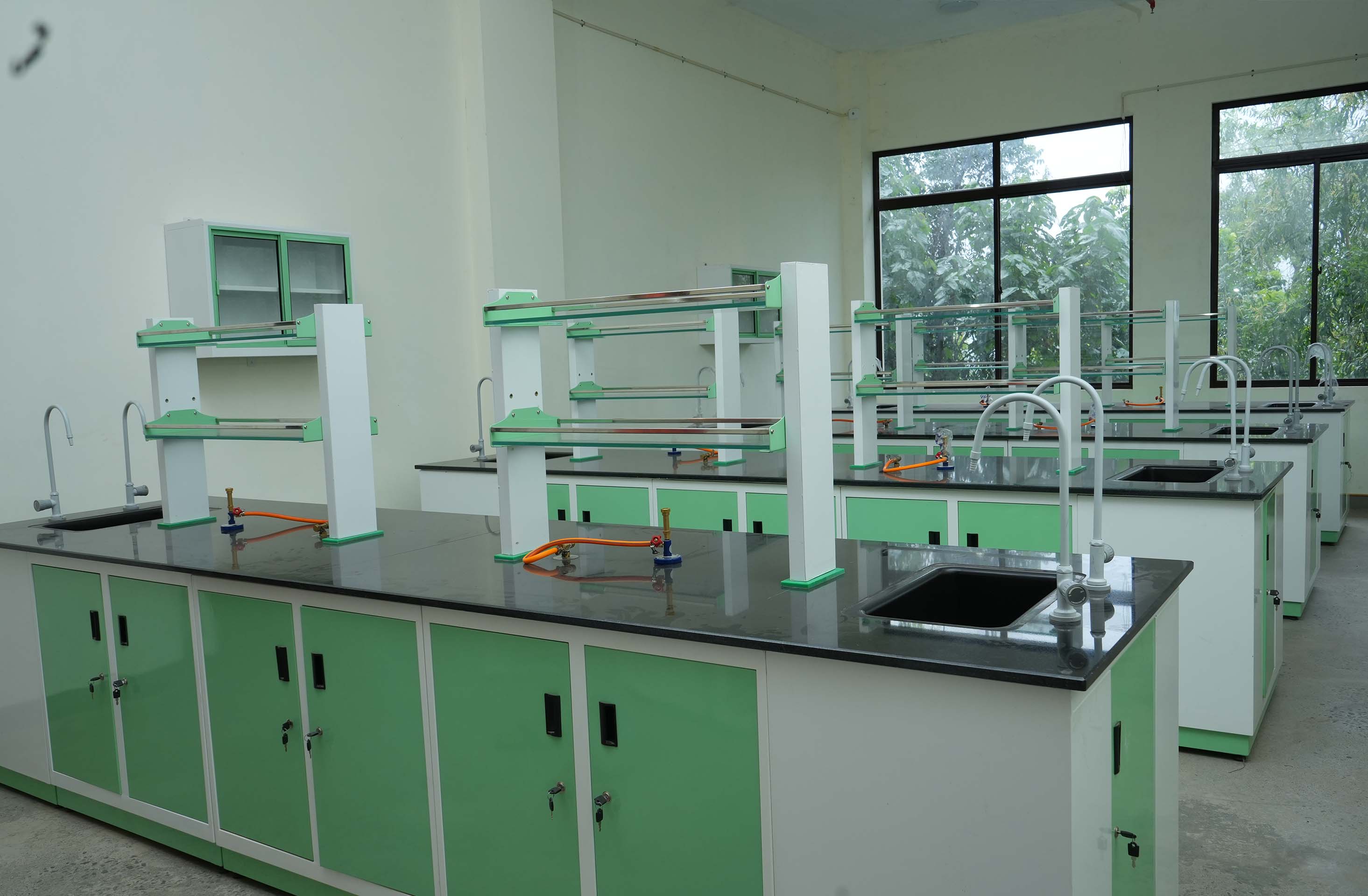 CHEMISTRY LAB