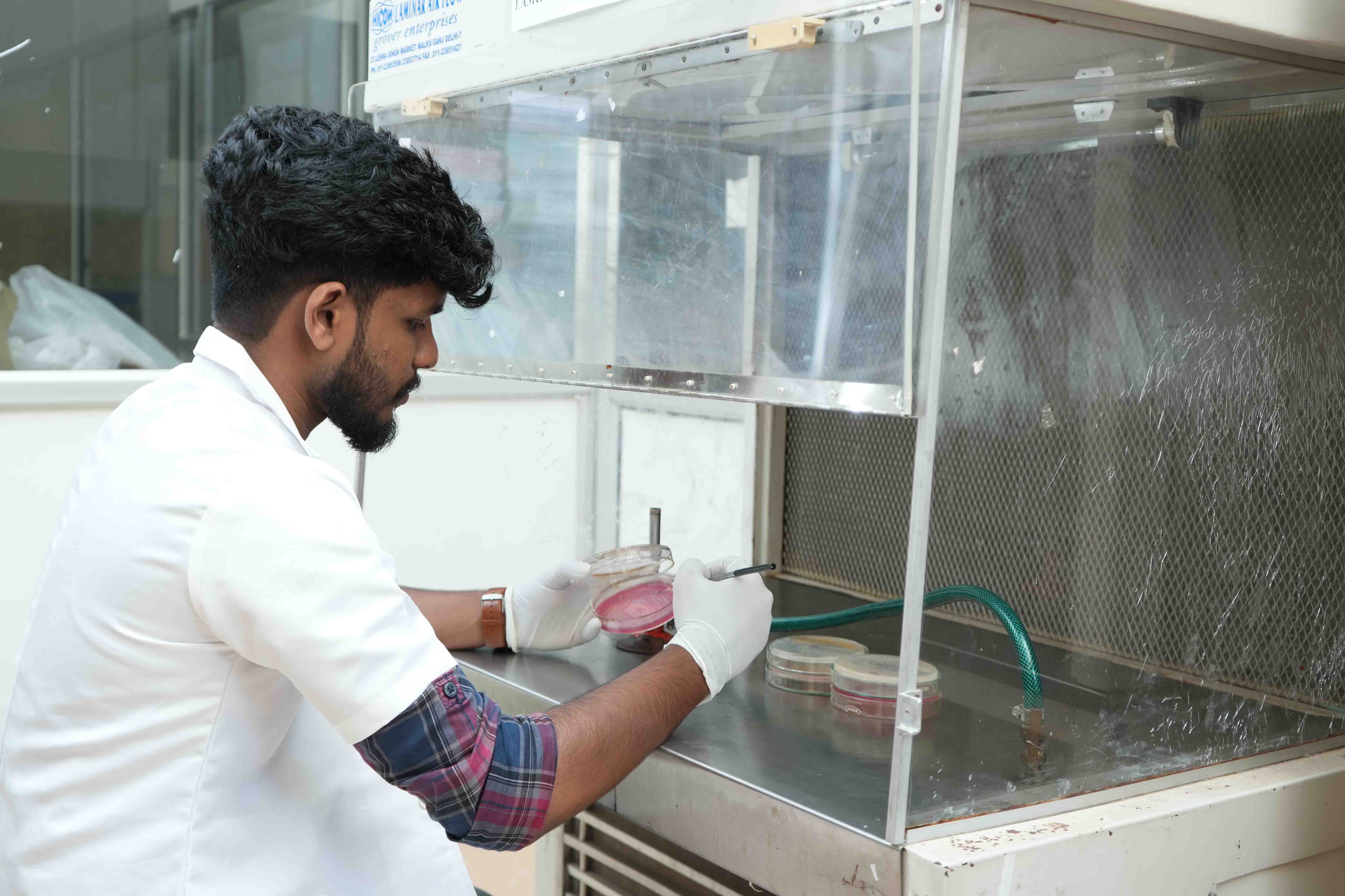 MICROBIOLOGY LAB